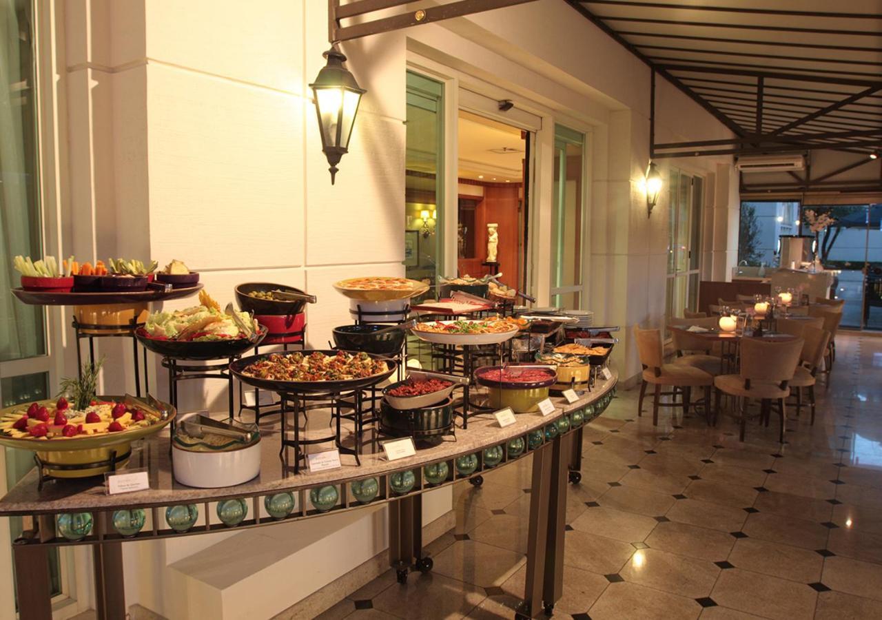 Gran Estanplaza Berrini Hotel São Paulo Ngoại thất bức ảnh A buffet at a hotel