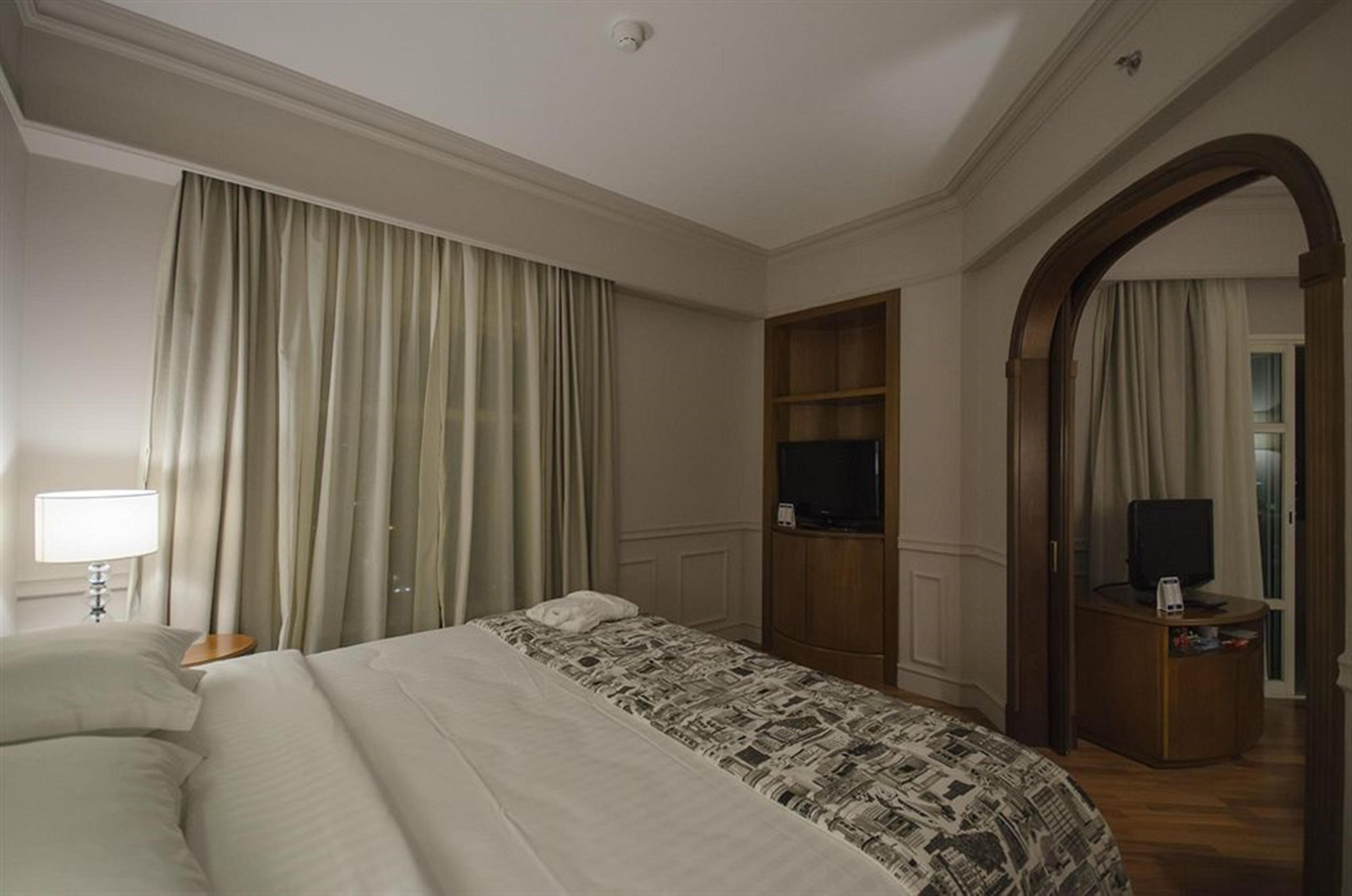 Gran Estanplaza Berrini Hotel São Paulo Ngoại thất bức ảnh A bedroom at the hotel